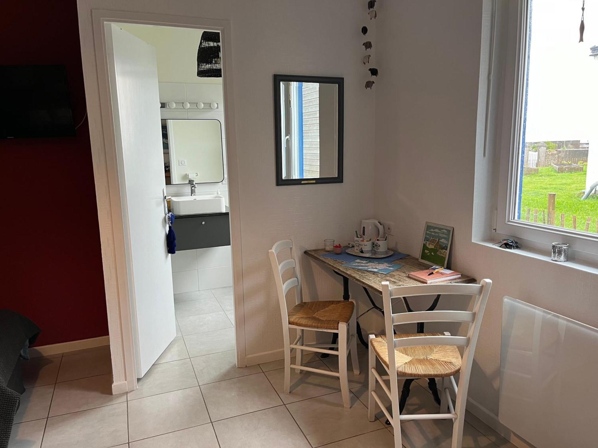 L'Atelier De Mezareun Bed & Breakfast Ushant ภายนอก รูปภาพ