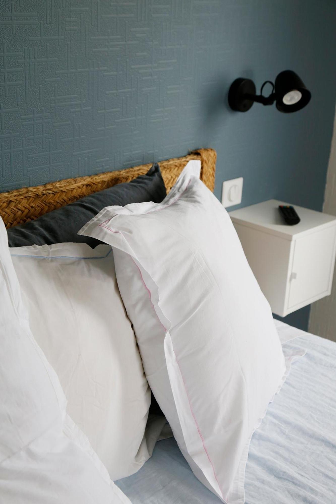 L'Atelier De Mezareun Bed & Breakfast Ushant ภายนอก รูปภาพ