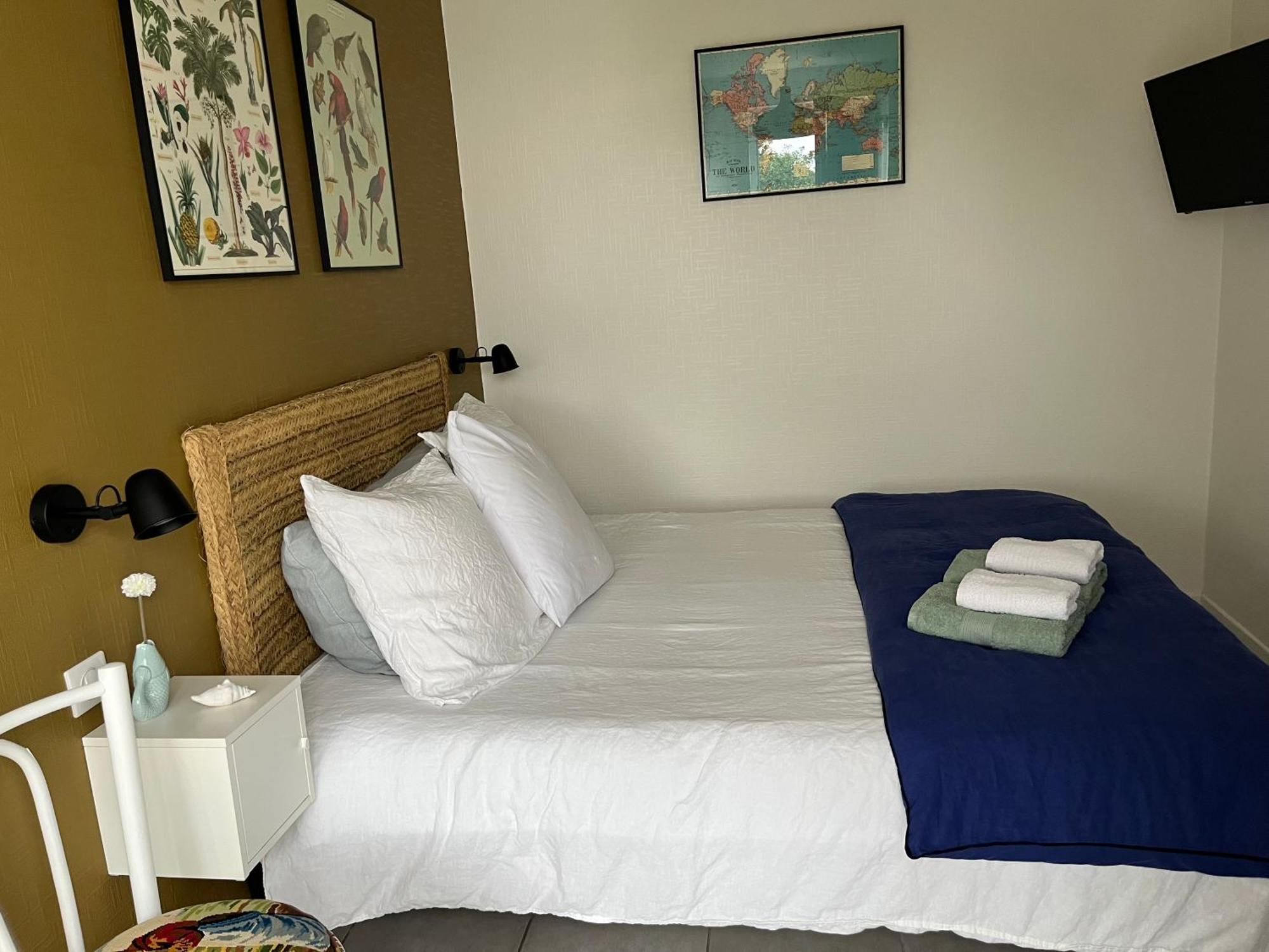 L'Atelier De Mezareun Bed & Breakfast Ushant ภายนอก รูปภาพ